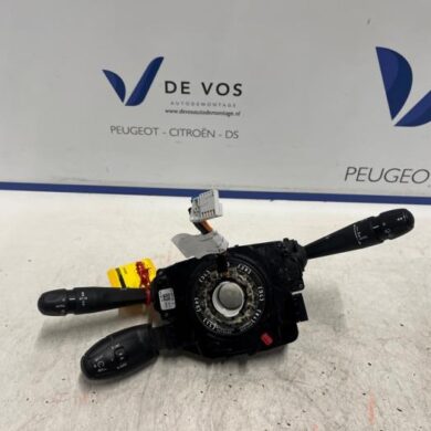 Peugeot 2008 1.6 Blue HDi 100 Steering column stalk 2015 98081769ZD