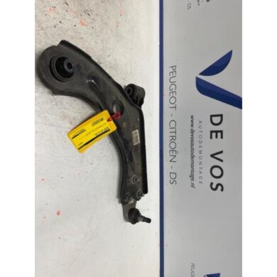 Peugeot 508 1.6 16V Hybrid 180 Front wishbone, right 2023 9846329380