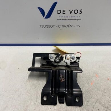 Peugeot 508 1.6 16V Hybrid 180 Slotmechaniek Motorkap 2023 9813503680-9821652480