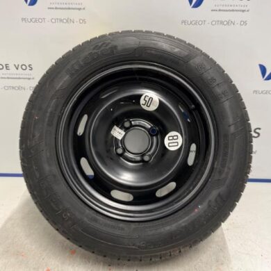 Peugeot 2008 1.2 12V e-THP PureTech 130 Wheel + tyre 2019