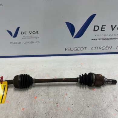 Peugeot 107 1.0 12V Aandrijfas links-voor CFB 2011 3272JY