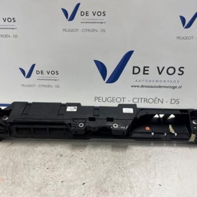 Peugeot 308 1.2 PureTech Hybrid 136 Slotplaat voor 2024 1681376680