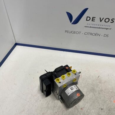 Opel Astra 1.2 Turbo 12V 136 Hybrid ABS Pomp HN09 2023