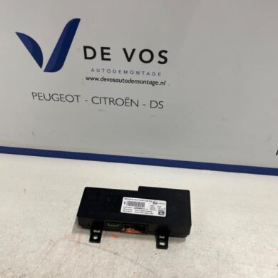Peugeot 5008 1.2 12V e-THP PureTech 130 Telefoon interface 2019 9831611580-9828266180