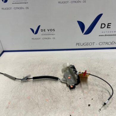 Opel Grandland X 1.2 Turbo 12V Door lock mechanism 4-door, front left 2023 9814609580