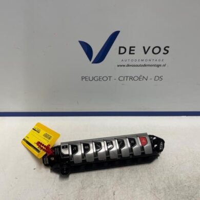 Peugeot 3008 1.6 16V HYbrid 225 Switch 2024 98318235DX