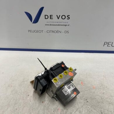 Peugeot 3008 1.6 16V HYbrid 225 ABS pump 5G06 2024 1647884580-1647884680