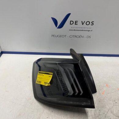 Peugeot 3008 1.6 16V HYbrid 225 Taillight, left 2024 9836231280