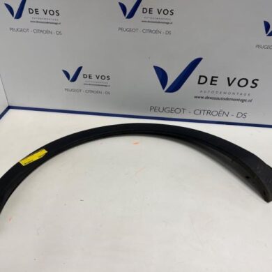 Opel Grandland X 1.2 Turbo 12V Wheel arch strip 2020 YP000309XT
