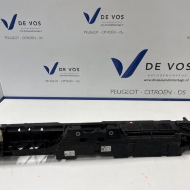 Peugeot 408 1.2 Hybrid 136 Schlossträger vorne 2022 1681376680