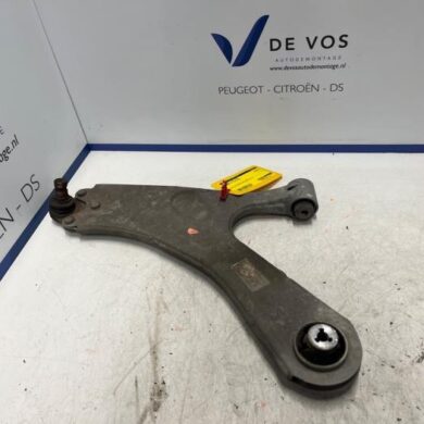Citroen C4 1.2 PureTech 130 12V Draagarm links-voor 2022 9831682580