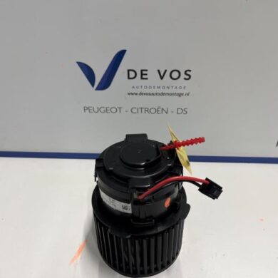 Peugeot 308 1.2 PureTech Hybrid 136 Heizung Belüftungsmotor 2023 9837609380