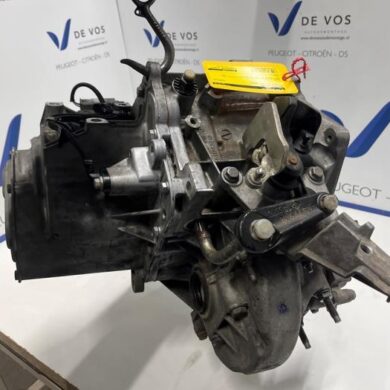 Peugeot 308 1.5 BlueHDi 100 Versnellingsbak YHY-YH01 2020 1631737780-1631737680 20V250