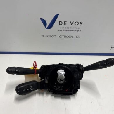 Peugeot 3008  Steering column stalk 2021 98312666ZD