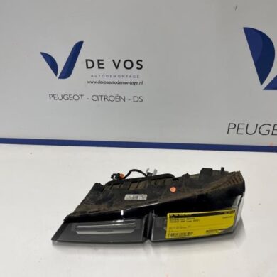 Peugeot 408 1.2 Hybrid 136 Achterlicht rechts 2022 9835300580