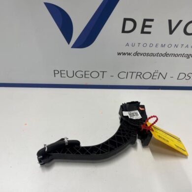 Peugeot 308 1.2 PureTech Hybrid 136 Accelerator pedal 2024 9845116580