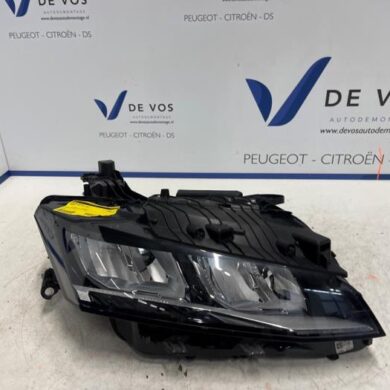 Peugeot 308 1.5 Blue HDi 130 16V Koplamp rechts 2021 9839286180