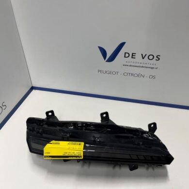 Peugeot 308 1.2 PureTech Hybrid 136 Tageslicht links 2023 9835230980