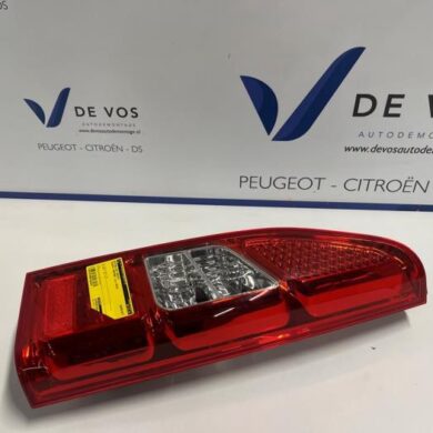 Peugeot Partner 1.6 VTI 120 16V Phase 1 Taillight, right 2010 6351FH