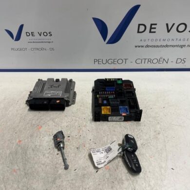 Peugeot 3008 1.6 16V HYbrid 225 Engine management computer 5G06 2024 9851153380-1691498780