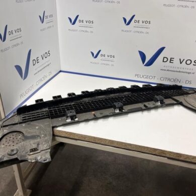 Peugeot 308 1.2 PureTech Hybrid 136 Beschermplaat bodem 2023 9835411980