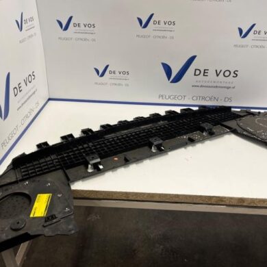 Peugeot 308 1.2 PureTech Hybrid 136 Bash plate 2024 9835411980