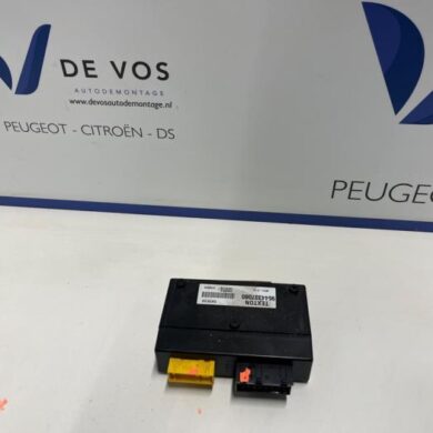 Peugeot 206 1.6 16V Convertible computer NFU 2002 8446H1-9644337080