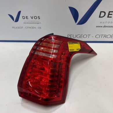 Peugeot 5008 1.6 e-THP 165 16V Achterlicht rechts 2016 6351KH