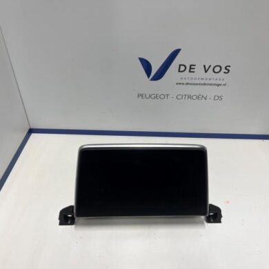 Peugeot 3008 1.2 12V e-THP PureTech 130 Interior display HNS-HN05 2019 9828418380-9830424280