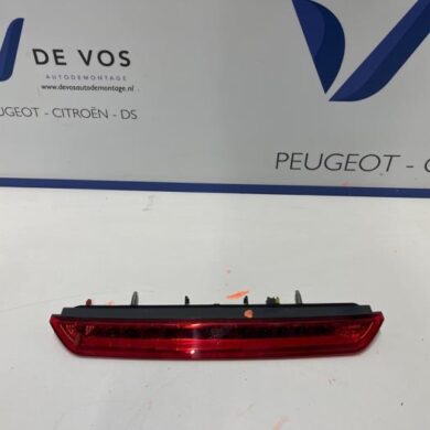 Peugeot 3008 1.5 BlueHDi 130 Extra Remlicht midden 2021 9811951080