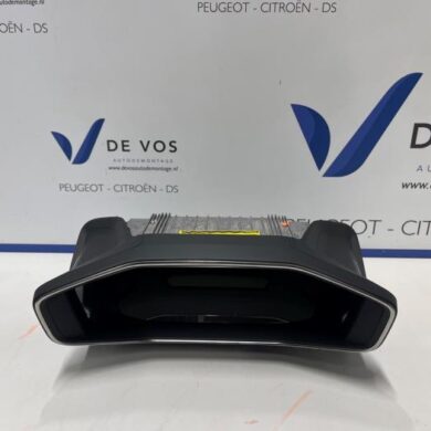 Peugeot 208  Kilometerteller KM 2023 9822060280-9848580480