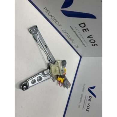 Peugeot 5008 1.6 e-THP 165 16V Window mechanism 4-door, front left 2016 9221FF