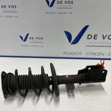 Peugeot 3008 1.2 12V e-THP PureTech 130 Front shock absorber rod, right 2019 9819718680