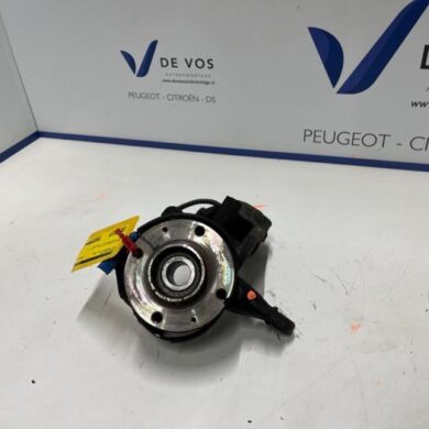 Opel Crossland X 1.2 Turbo 12V Fusee links-voor 2020 364690-3557918