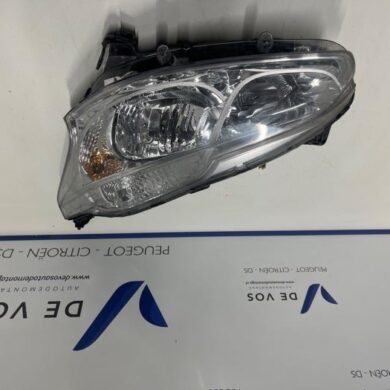 Peugeot 208 1.2 Vti 12V PureTech Koplamp links 2019 9802221880