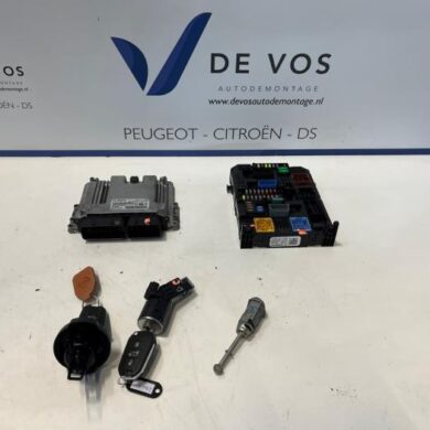 Opel Combo 1.5 CDTI 75 Computer Motormanagement YHW-YH01 2021 9833749880-1631630180-1631625580