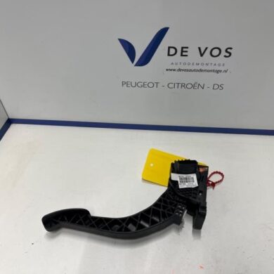 Citroen C5-X  Accelerator pedal 2023 YL02285780