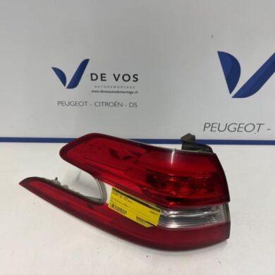 Peugeot 308 1.6 HDi 115 Taillight, left 2017 9678093980