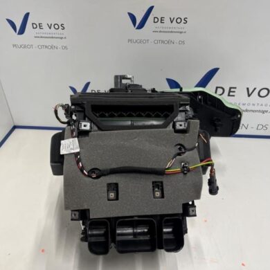 Peugeot 308 1.2 PureTech Hybrid 136 Heizgehäuse 2024 9837588380