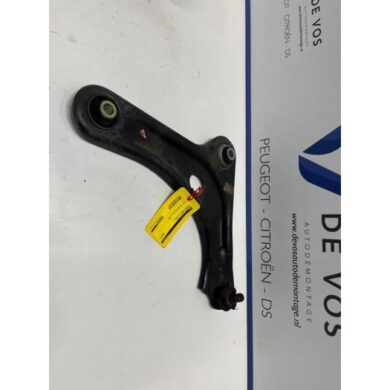 Peugeot 2008 1.6 VTI 16V Front wishbone, right 2013 9803286480