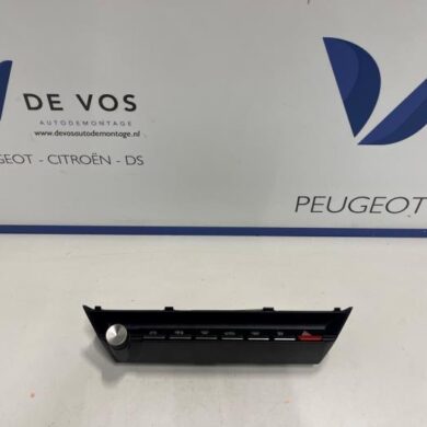 Peugeot 308 1.2 PureTech Hybrid 136 Heater control panel 2024 98350200ZD