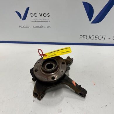 Peugeot 208 1.5 BlueHDi 100 Fusee links-voor 2020 9826878080