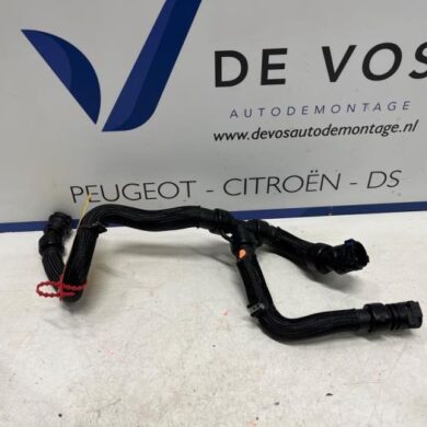 Peugeot 308 1.2 PureTech Hybrid 136 Radiateurslang 2023 9840454780