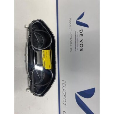 Peugeot 2008  Kilometerteller KM 2018 9822720680