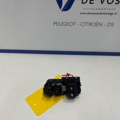 Peugeot 208 1.5 BlueHDi 100 Combischakelaar ramen 2020 9678335080