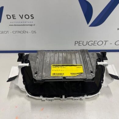 Peugeot 308 1.2 PureTech Hybrid 136 Kilometerteller KM 2023 9835755980