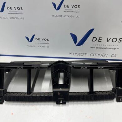 Citroen C5-X  Front panel 2023 YL01854680