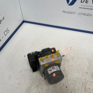 Peugeot 208 e-208 50 kWh ABS Pomp ZK01 2021 9837686180-1675695480