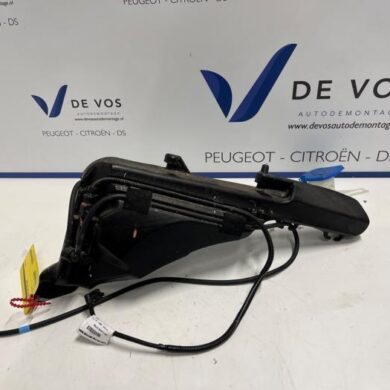 Peugeot 308 1.2 PureTech Hybrid 136 Front windscreen washer reservoir 2023 9843214980