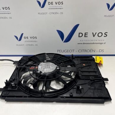 Peugeot 408 1.6 16V HYbrid 225 Cooling fan housing 2023 1674058480